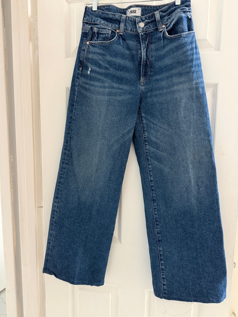 Paige Sasha , petite  ,Rise Stretch Wide Leg Jeans Size: 28
Excellent Condition